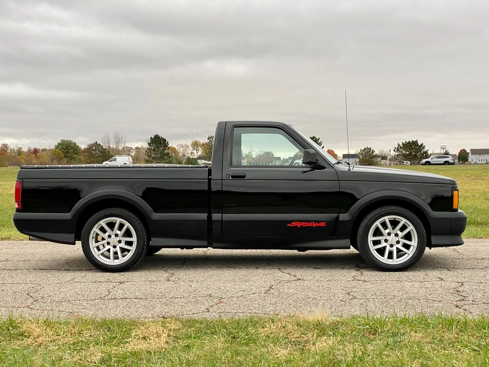 1991 GMC Syclone - Image 11 of 31