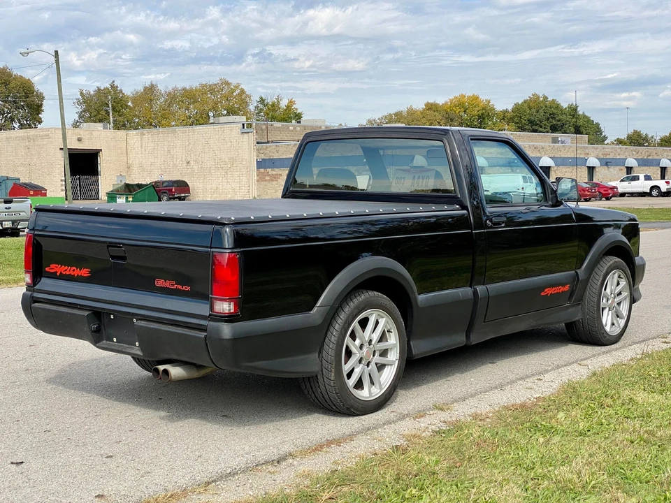 1991 GMC Syclone - Image 10 of 31