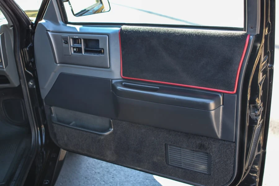 1991 GMC Syclone - Image 17 of 26