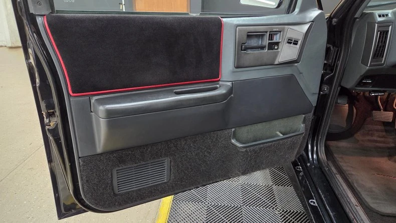 1991 GMC Syclone - Image 29 of 31