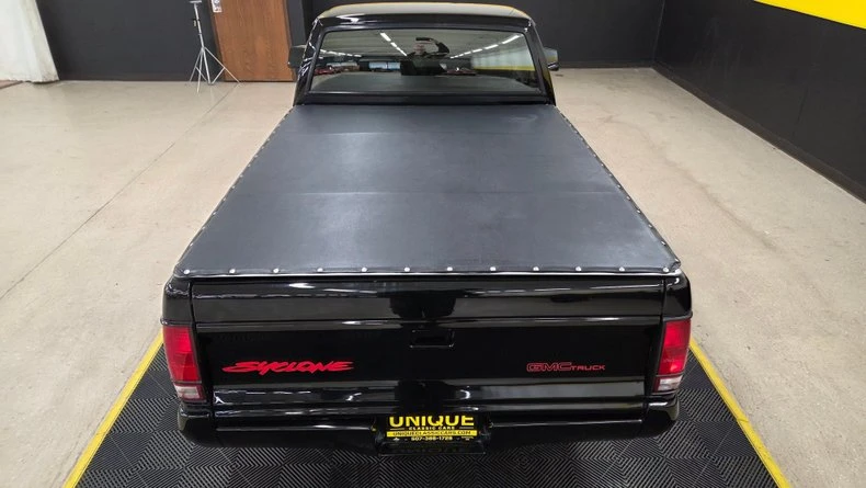 1991 GMC Syclone - Image 28 of 31