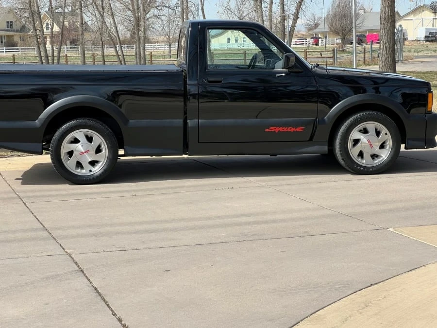1991 GMC Syclone - Image 2 of 8