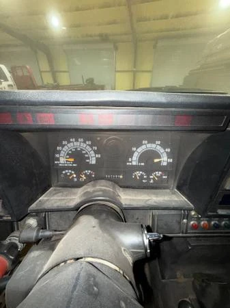 1991 GMC TopKick - Image 5 of 11