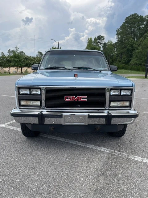1991 GMC Suburban 7th Gen - Image 13 of 31