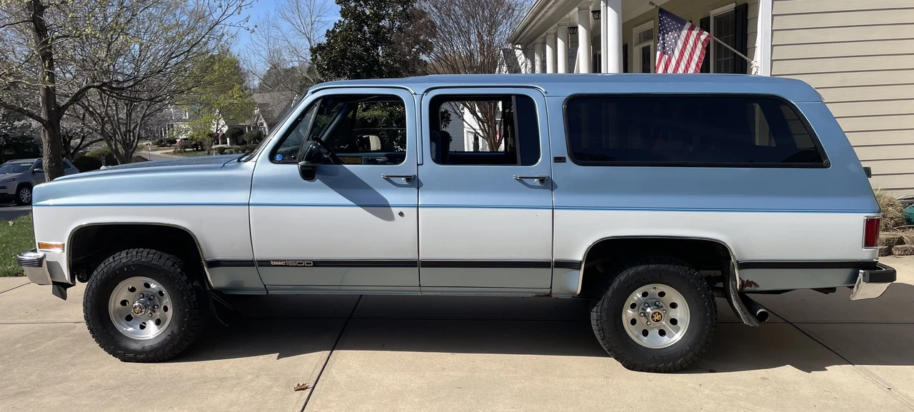 1991 GMC Suburban 7th Gen - Image 3 of 31