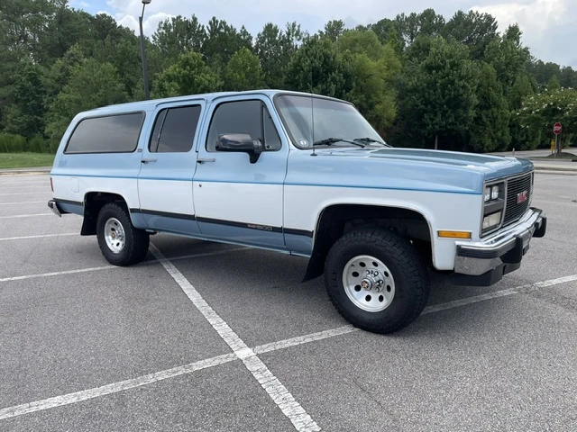 1991 GMC Suburban 7th Gen - Image 11 of 31