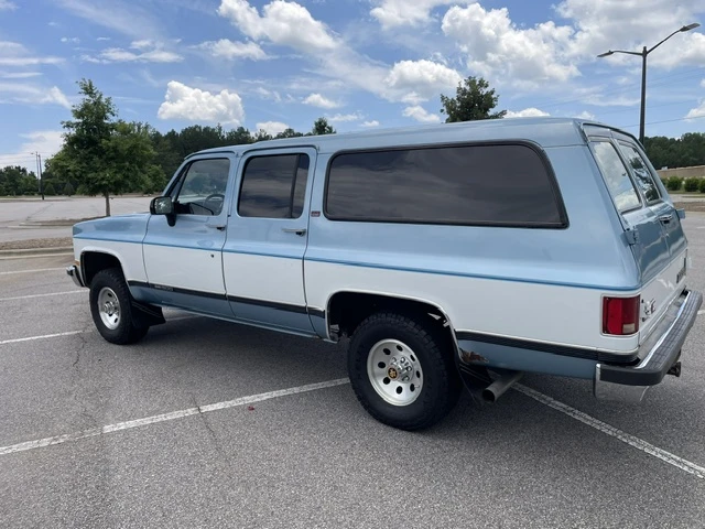 1991 GMC Suburban 7th Gen - Image 6 of 31