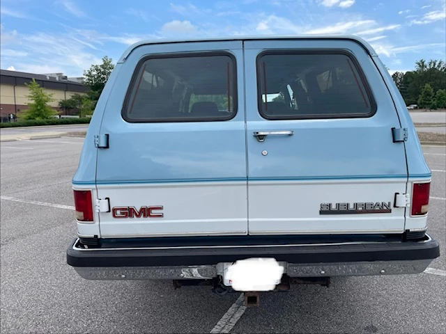 1991 GMC Suburban 7th Gen - Image 8 of 31