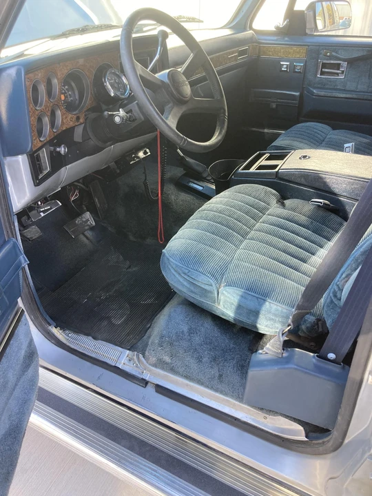 1991 GMC Suburban 7th Gen - Image 30 of 31