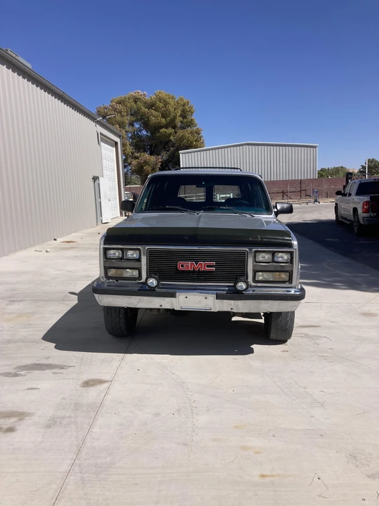 1991 GMC Suburban 7th Gen - Image 6 of 31