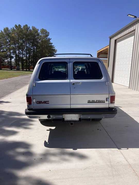1991 GMC Suburban 7th Gen - Image 5 of 31