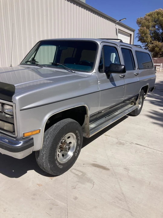 1991 GMC Suburban 7th Gen - Image 10 of 31