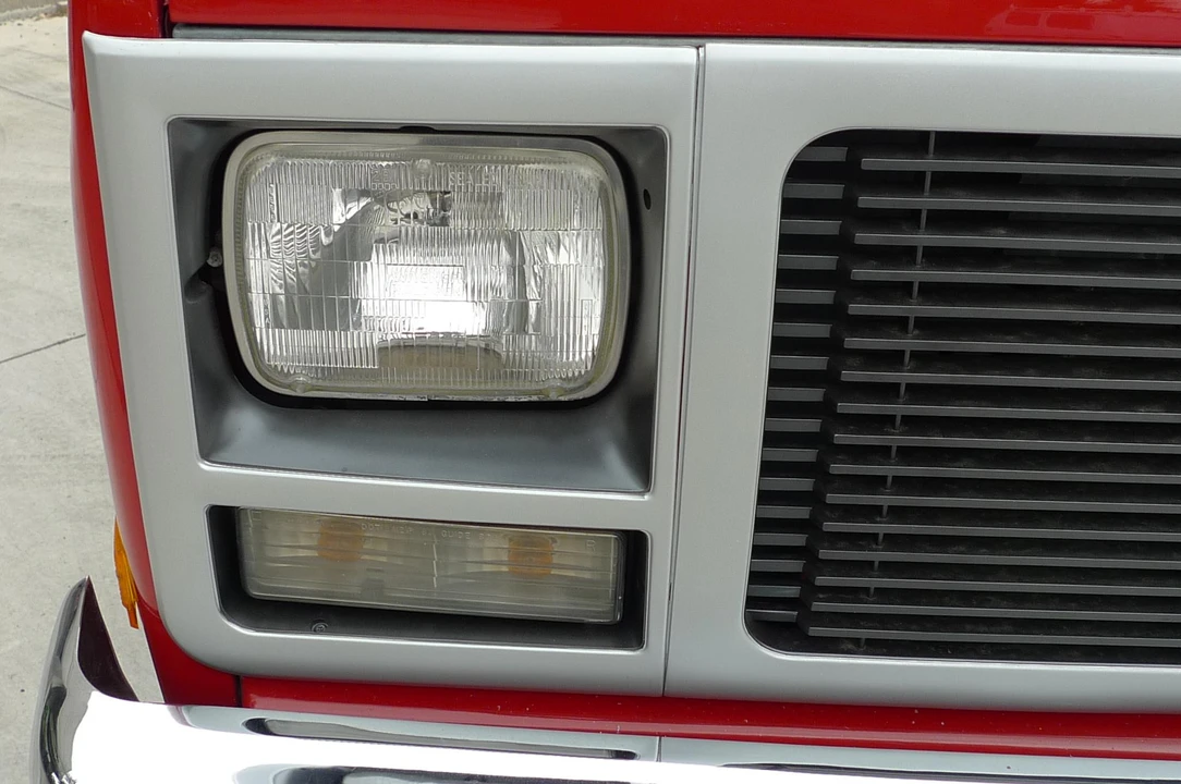 1991 GMC Suburban 7th Gen - Image 27 of 31