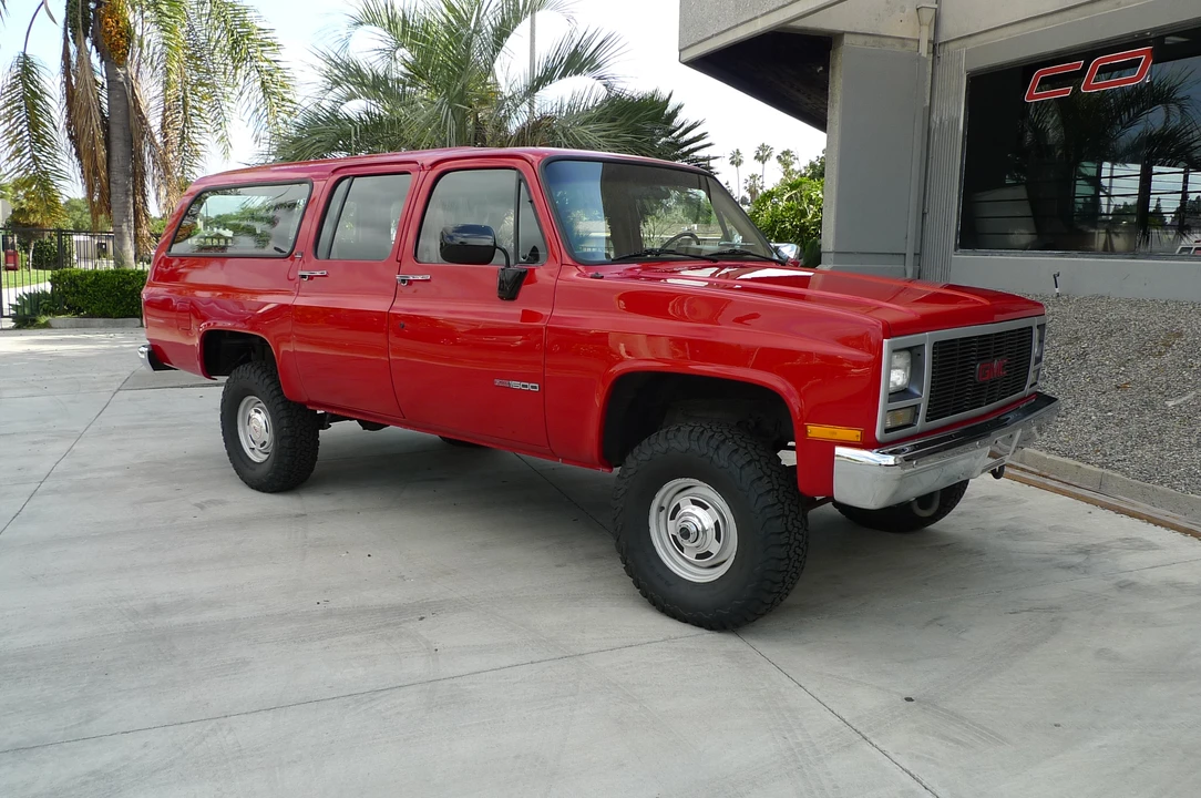 1991 GMC Suburban 7th Gen - Image 7 of 31