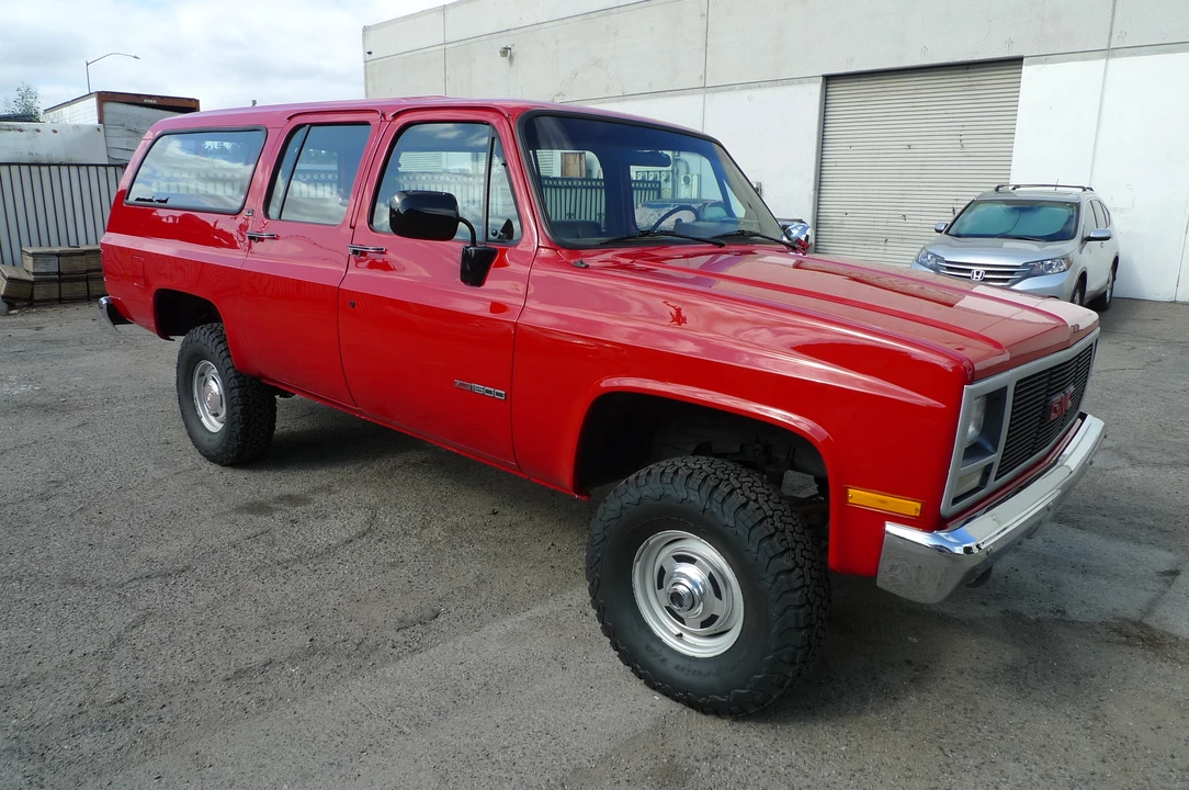 1991 GMC Suburban 7th Gen - Image 6 of 31
