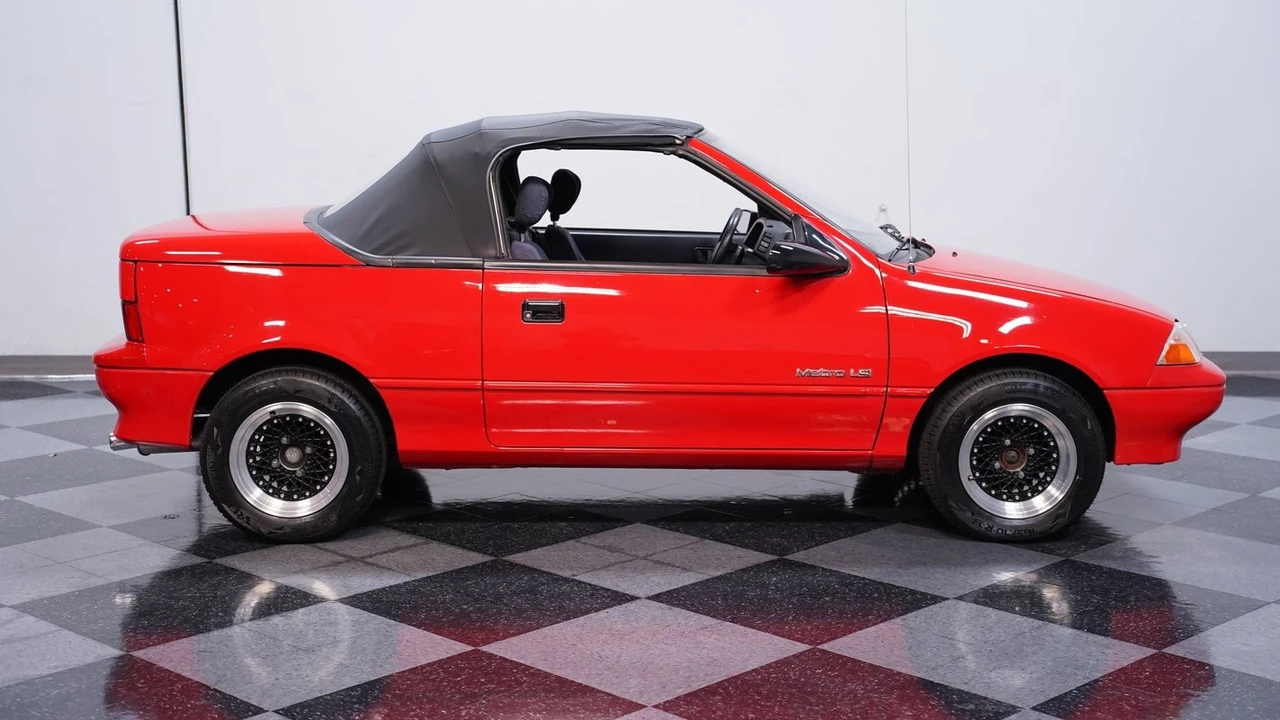 1991 Geo Metro - Image 9 of 12