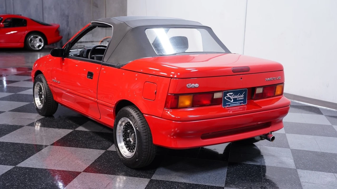 1991 Geo Metro - Image 9 of 12