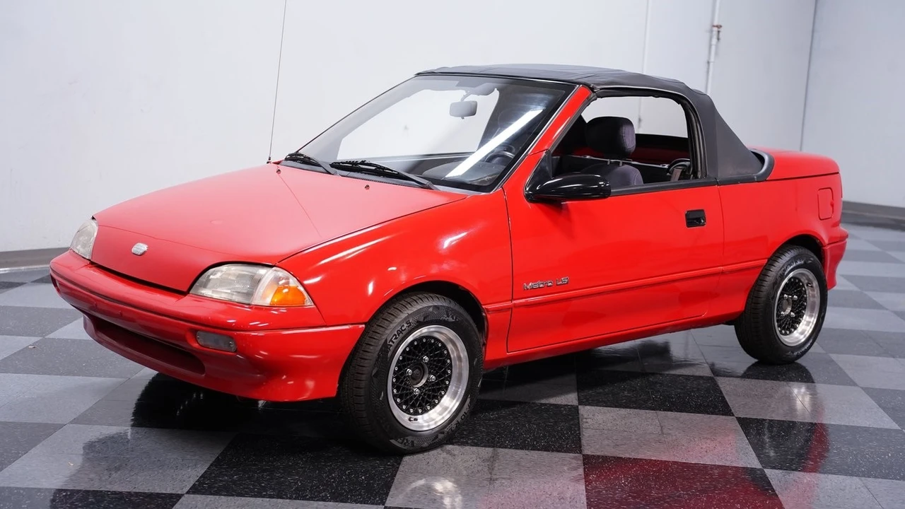 1991 Geo Metro - Image 7 of 12