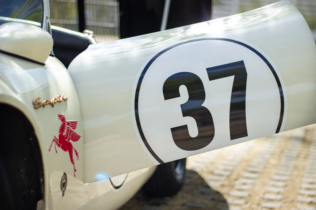 1991 Porsche 550 - Image 22 of 31