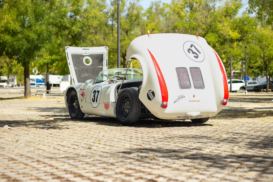 1991 Porsche 550 - Image 9 of 31