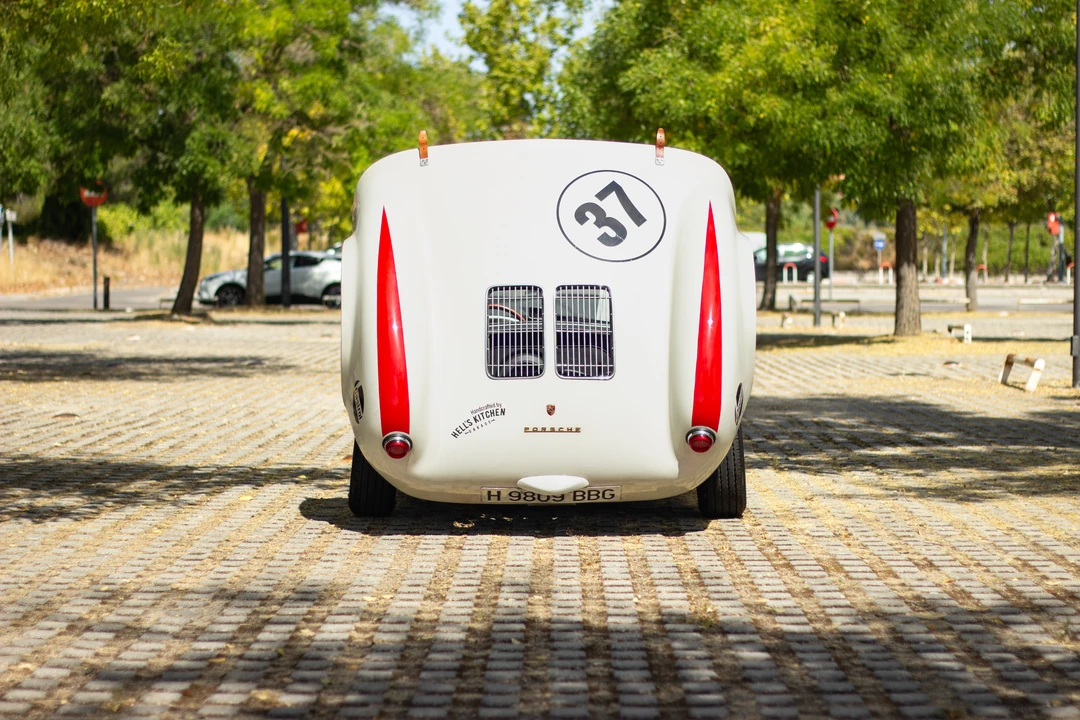 1991 Porsche 550 - Image 10 of 31