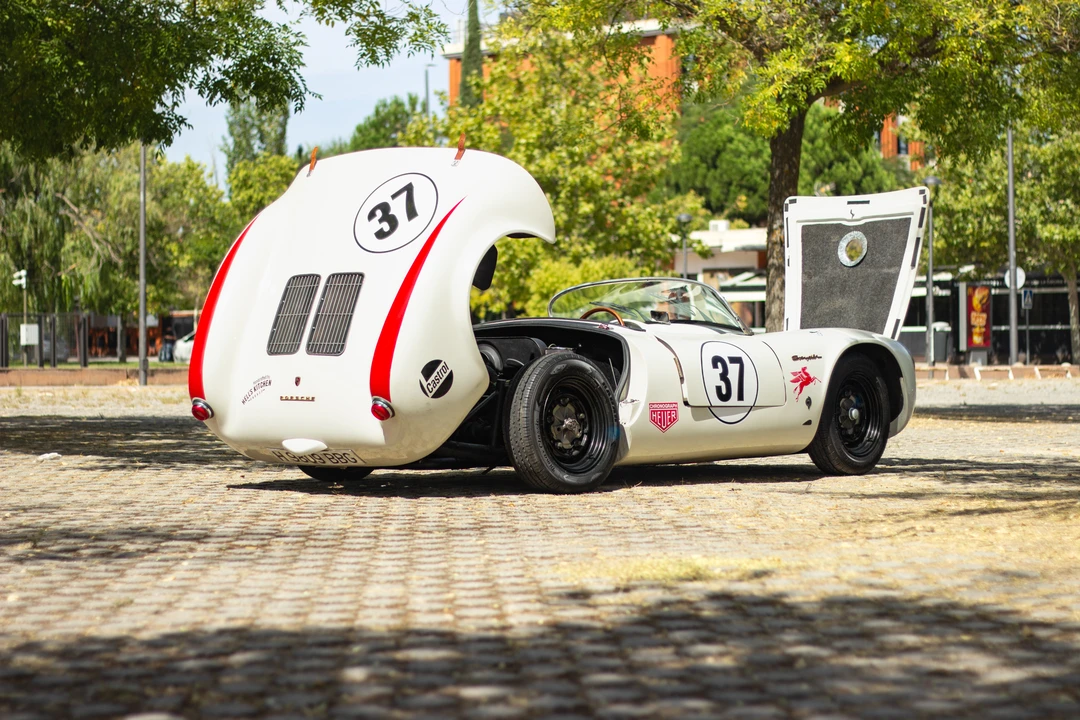1991 Porsche 550 - Image 17 of 31