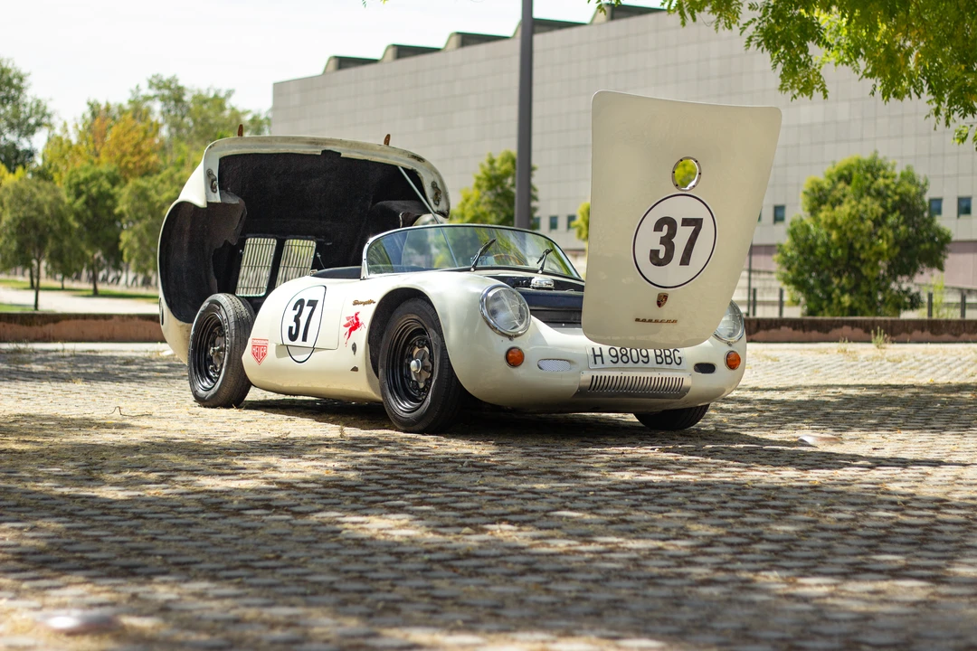 1991 Porsche 550 - Image 7 of 31