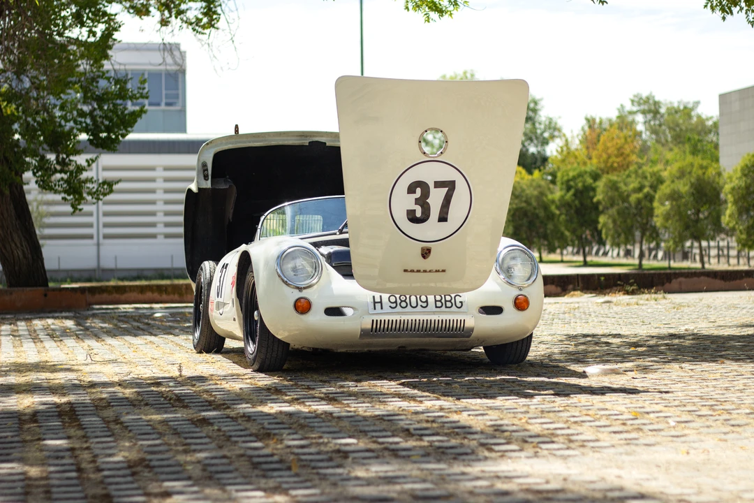 1991 Porsche 550 - Image 19 of 31