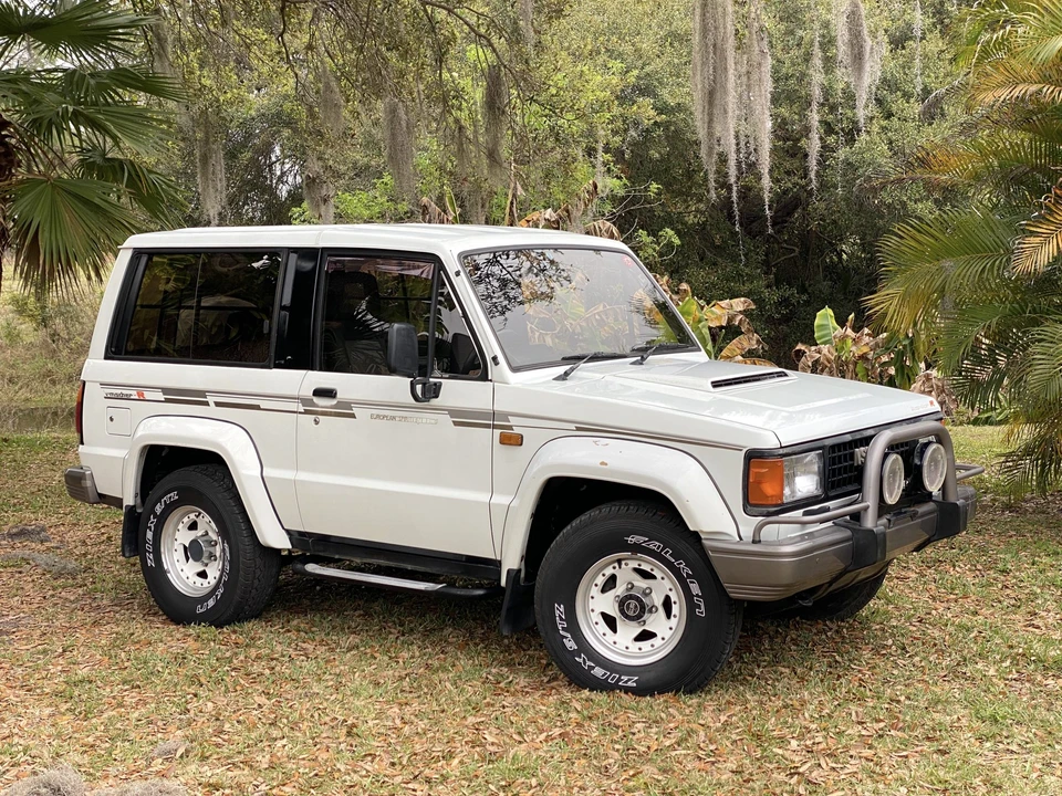 1991 Isuzu Trooper - Image 13 of 31