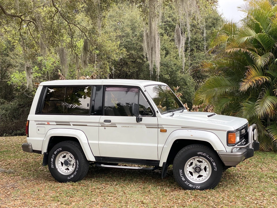 1991 Isuzu Trooper - Image 12 of 31