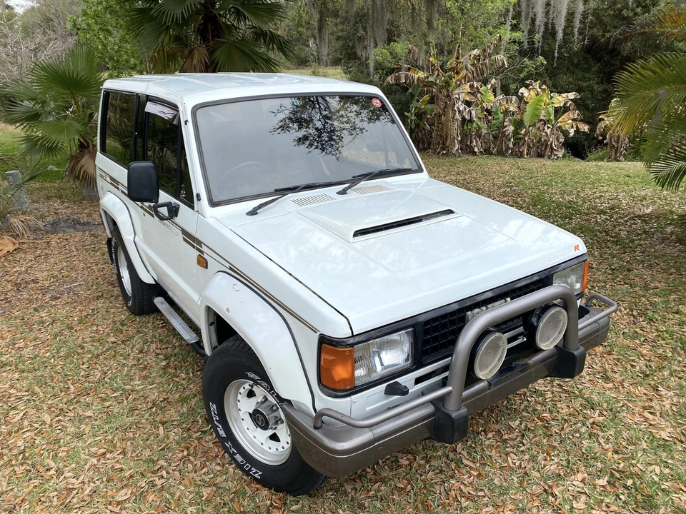 1991 Isuzu Trooper - Image 15 of 31