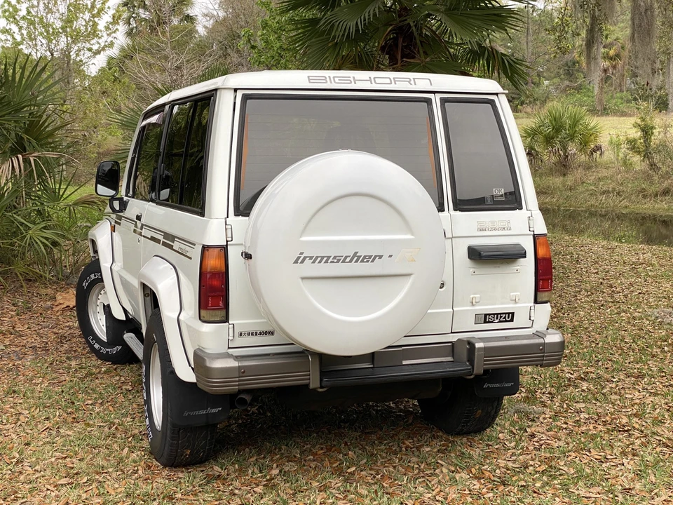 1991 Isuzu Trooper - Image 10 of 31