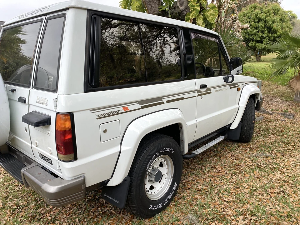 1991 Isuzu Trooper - Image 11 of 31
