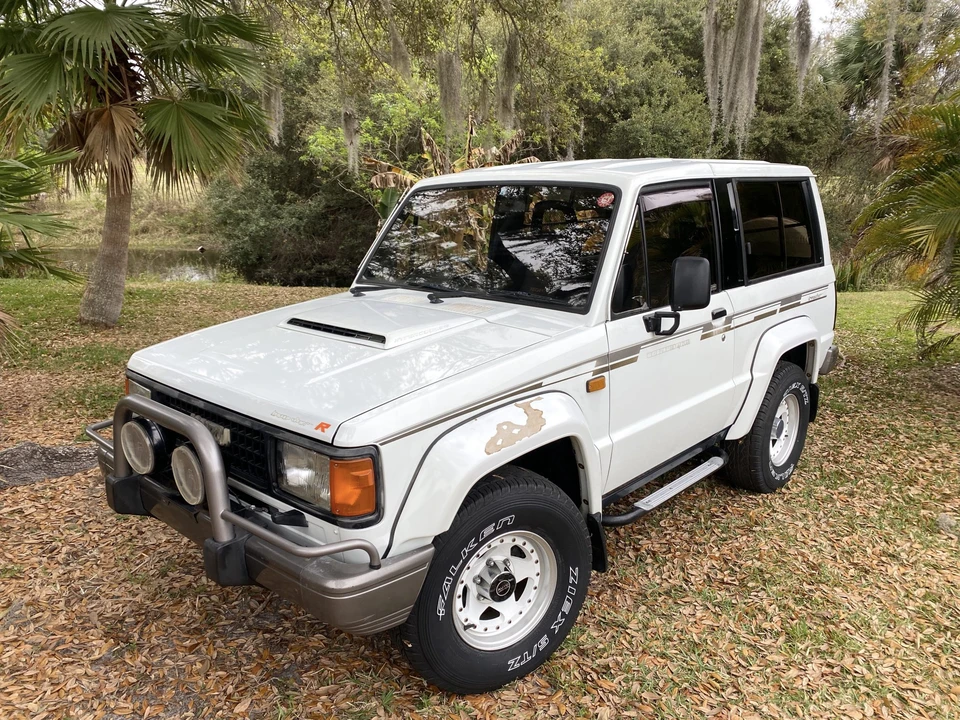 1991 Isuzu Trooper - Image 4 of 31