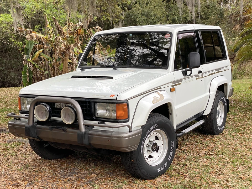 1991 Isuzu Trooper - Image 3 of 31