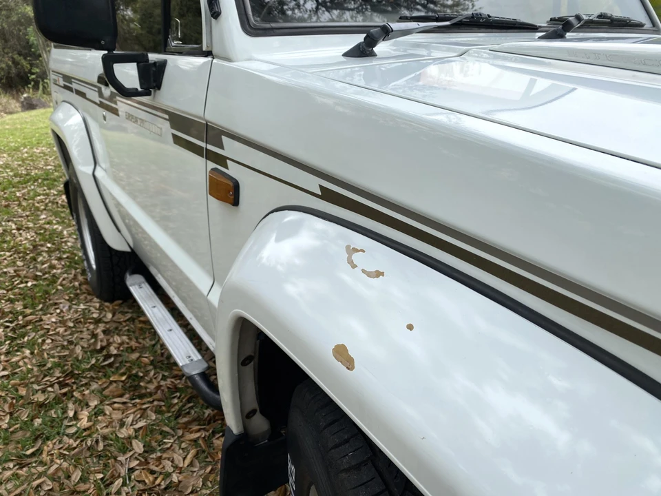 1991 Isuzu Trooper - Image 18 of 31