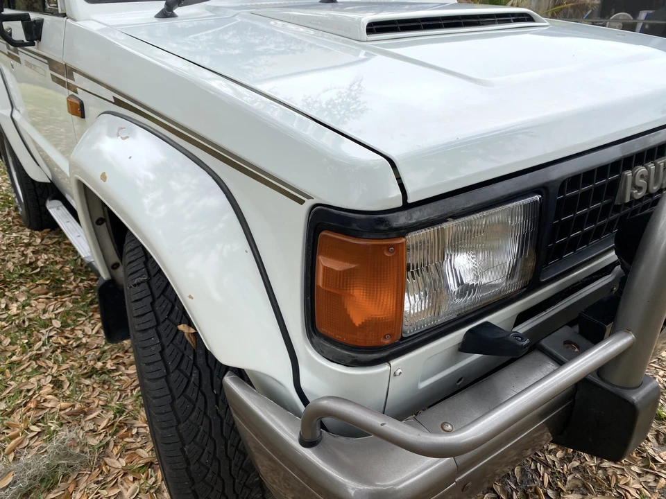 1991 Isuzu Trooper - Image 17 of 31