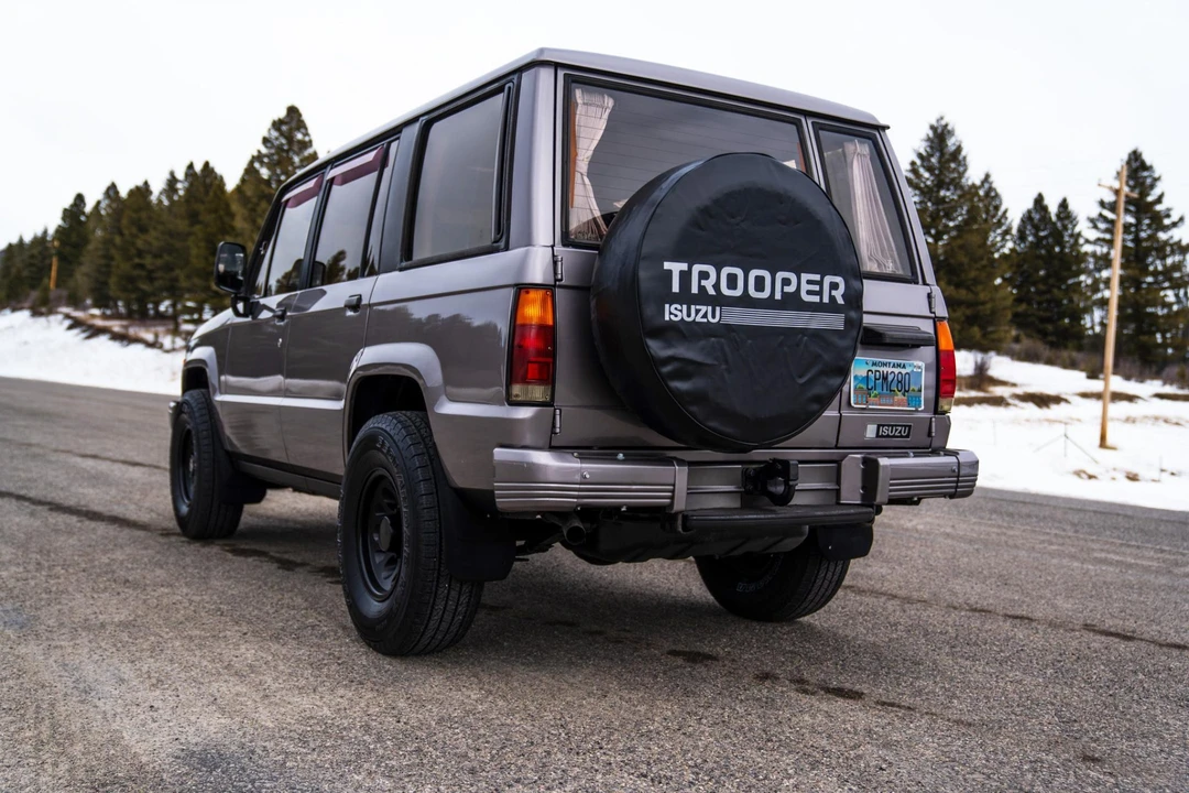 1991 Isuzu Trooper - Image 11 of 31