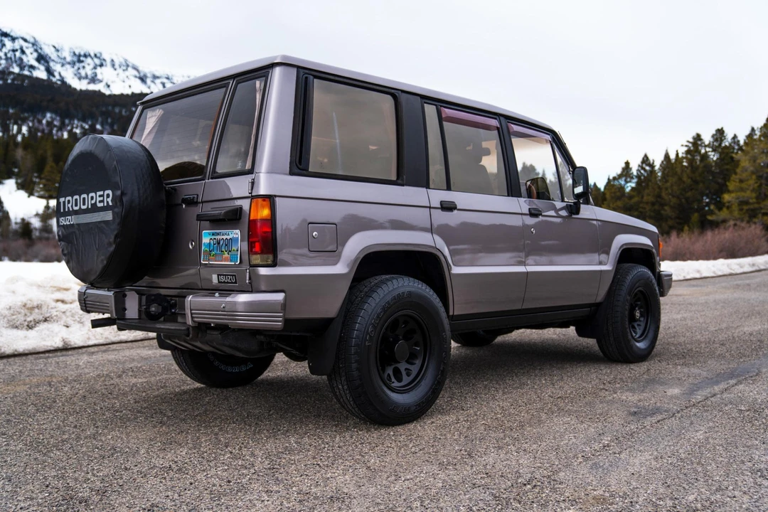 1991 Isuzu Trooper - Image 15 of 31