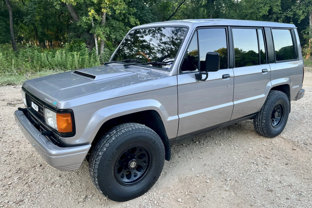 1991 Isuzu Trooper - Image 9 of 31