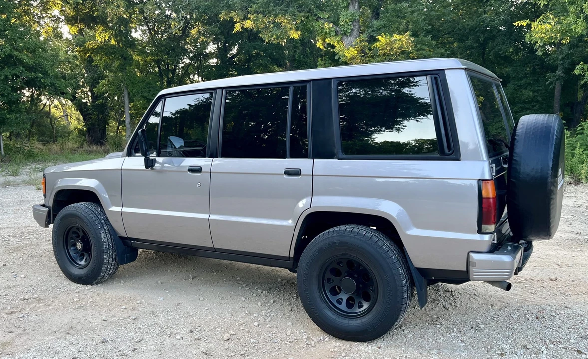 1991 Isuzu Trooper - Image 11 of 31
