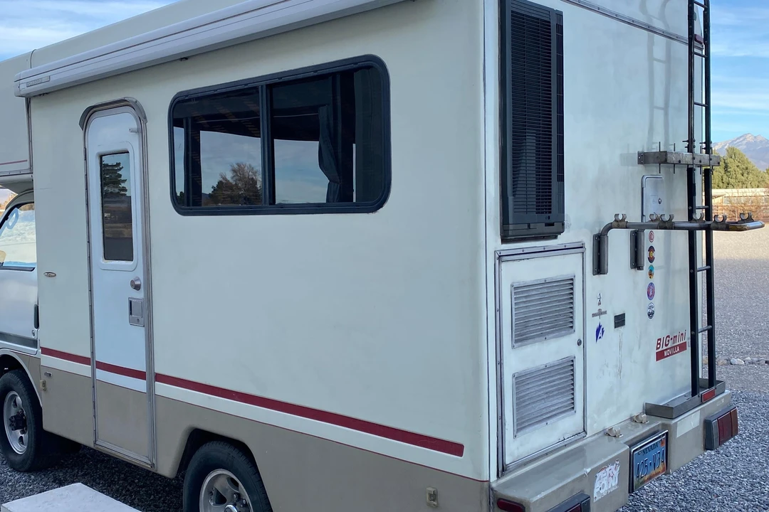 1991 Isuzu Elf - Image 17 of 29