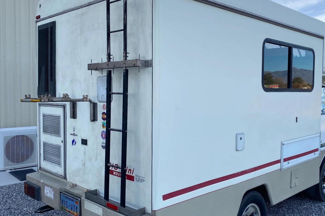 1991 Isuzu Elf - Image 23 of 29