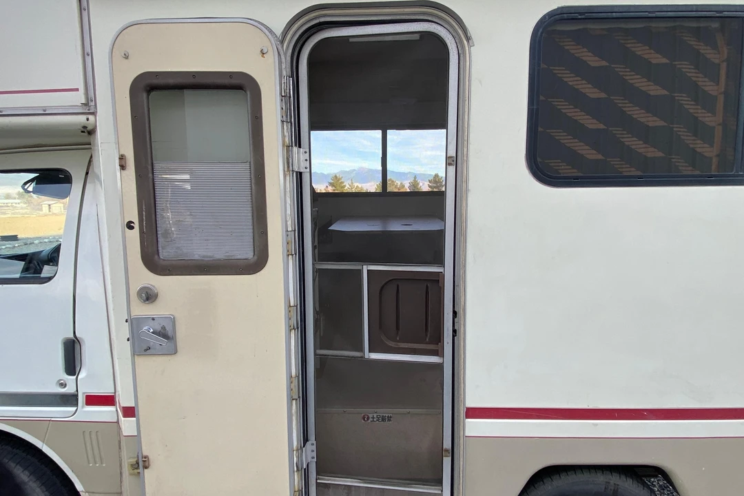 1991 Isuzu Elf - Image 16 of 29