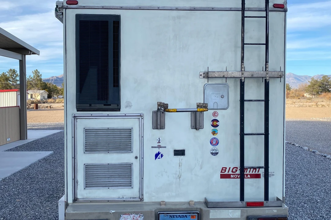 1991 Isuzu Elf - Image 18 of 29