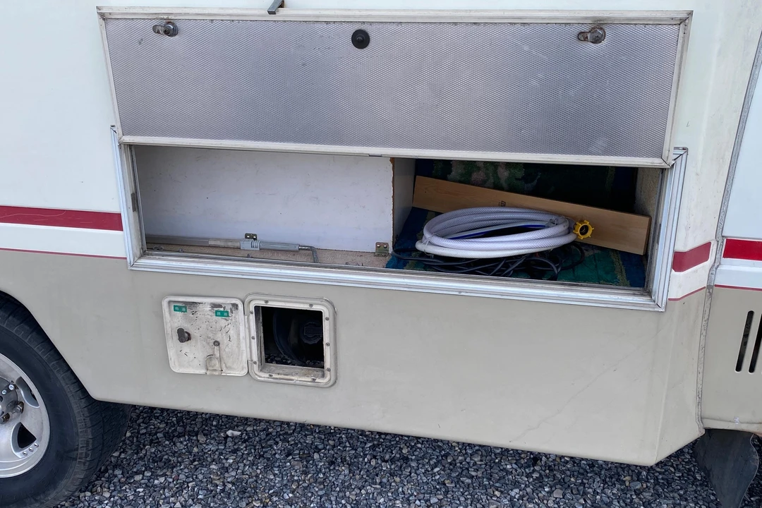 1991 Isuzu Elf - Image 25 of 29