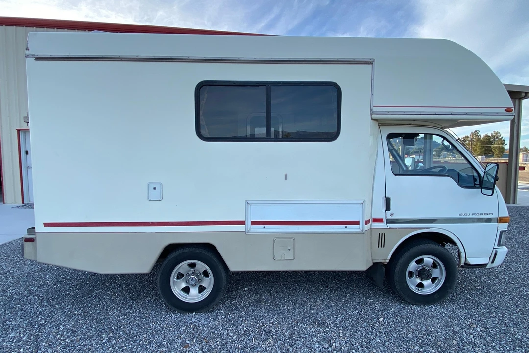 1991 Isuzu Elf - Image 6 of 29