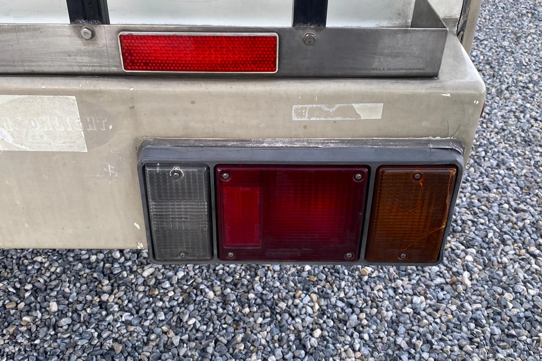 1991 Isuzu Elf - Image 22 of 29