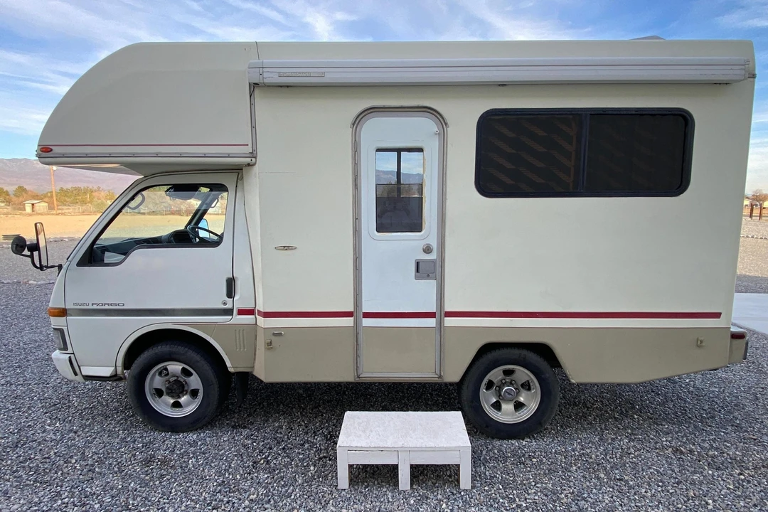1991 Isuzu Elf - Image 3 of 29