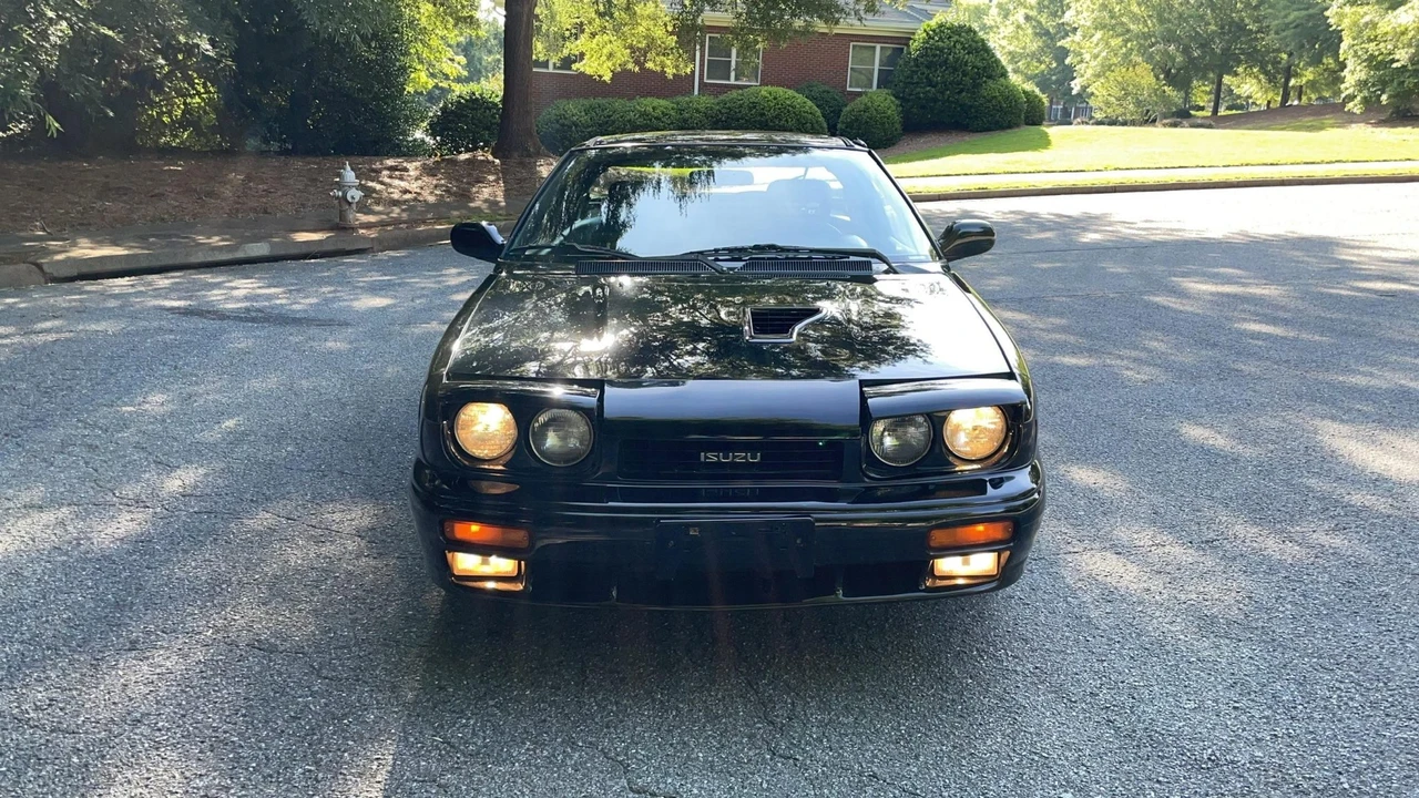 1991 Isuzu Impulse - Image 9 of 31